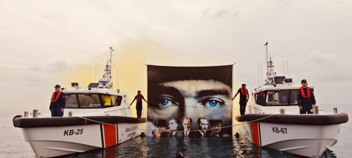 Samandağ'da Atatürk'e saygı zinciri