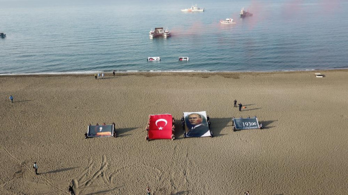 Samandağ'da Atatürk'e saygı zinciri