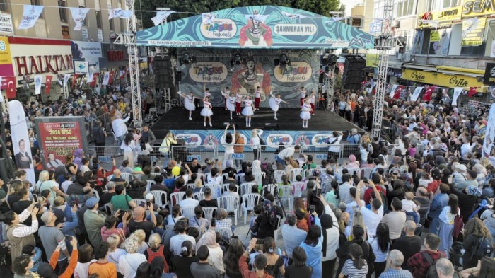 Tarsus'ta festival coşkusu