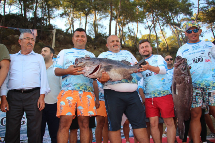 Balıkçıları en büyük balığın peşine takan yarışma sona erdi