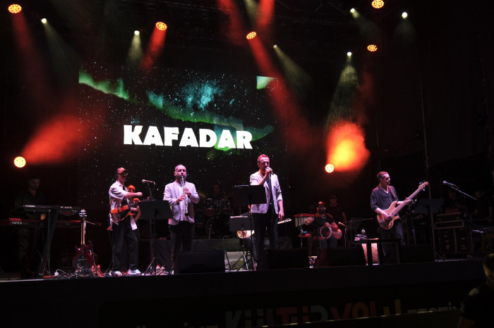  Portakal Çiçeği Karnavalı tüm kenti sardı