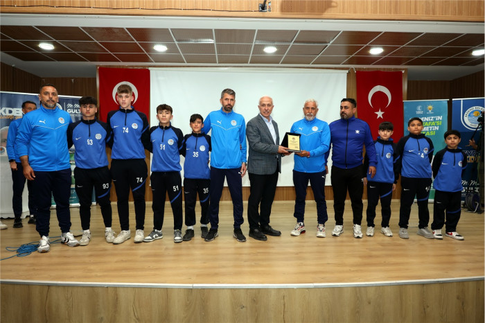 Gültak, sporcu gençler ve aileleriyle buluştu