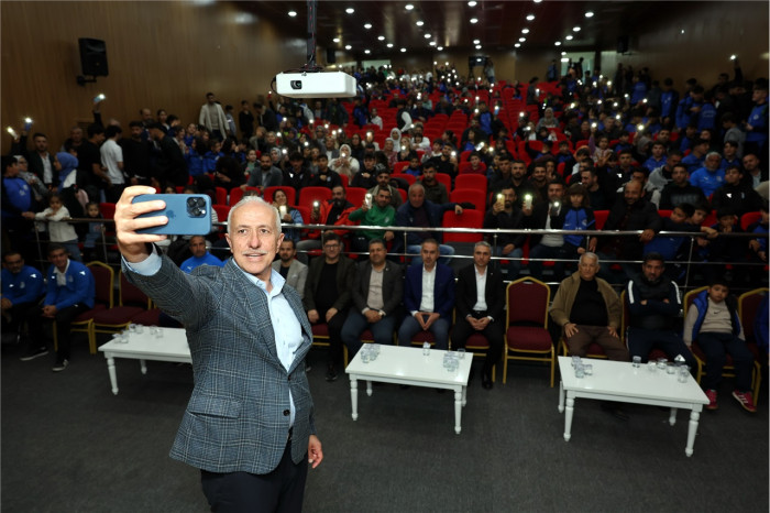 Gültak, sporcu gençler ve aileleriyle buluştu