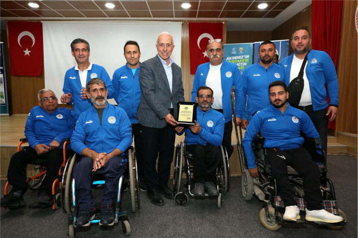 Gültak, sporcu gençler ve aileleriyle buluştu