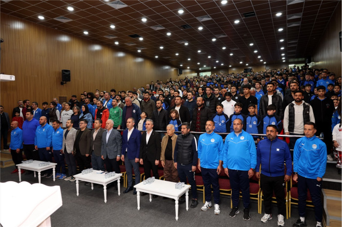 Gültak, sporcu gençler ve aileleriyle buluştu