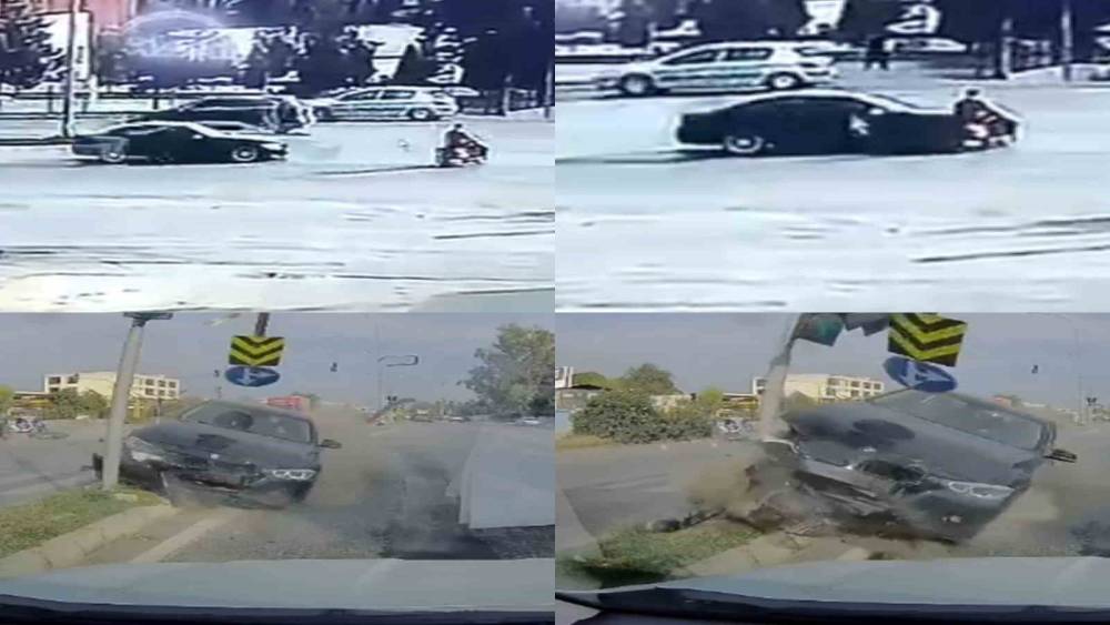 Kırmızı ışıkta geçen otomobil, motosiklete çarptı: O anlar kamerada
