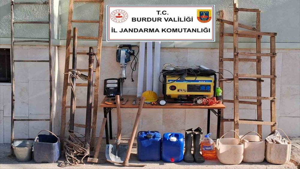 Burdur’da kaçakçılık operasyonu: 12 gözaltı