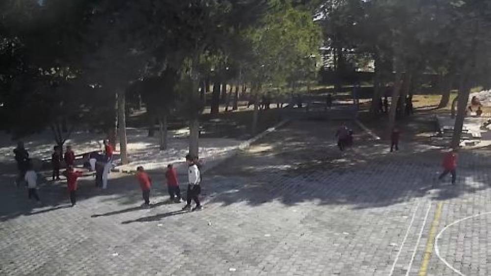 Burdur’da nefes borusuna simit takılan öğrenciye, öğretmenden Heimlich manevrası