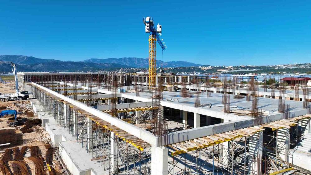 Kınık Toptancı Hal Kompleksi b&ouml;lgenin tarımsal ticaretini g&uuml;&ccedil;lendirecek