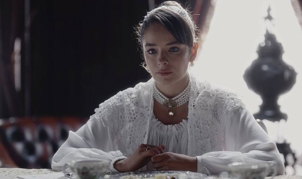 26 Nisan'da Vizyona Girecek 'Cadı' Filminden Güçlü Kadın Karakterlerin Yer Aldığı Çarpıcı Yeni Teaser Paylaşıldı