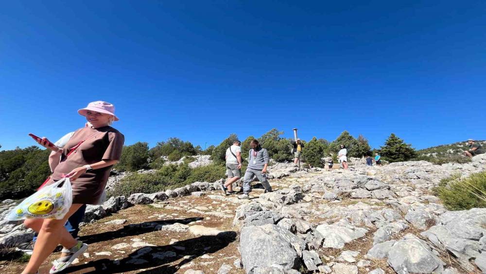 Litvanyalı turistler tarihi köye hayran kaldı