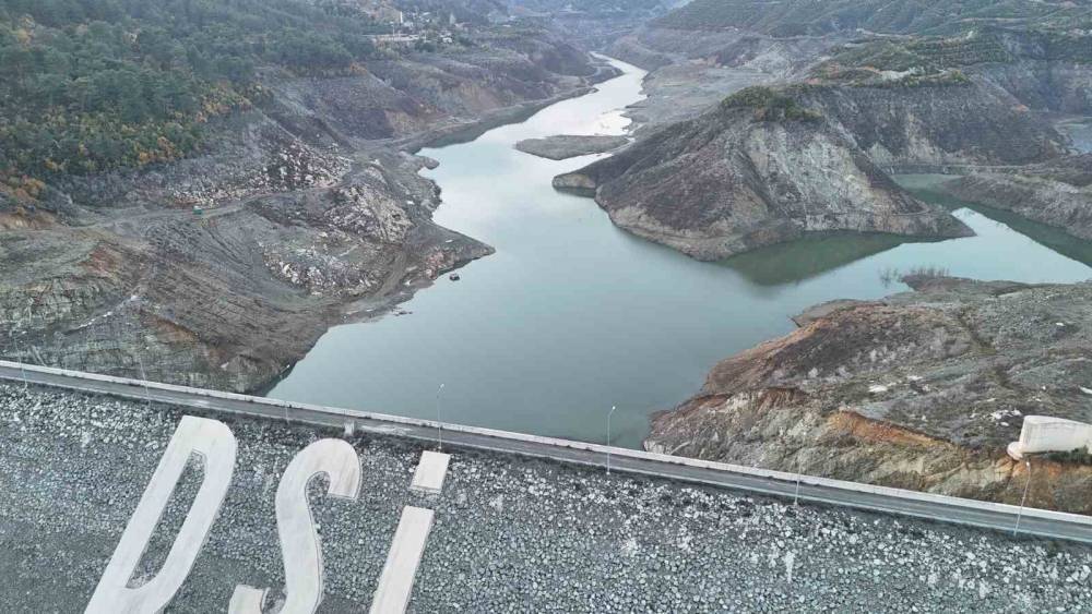 Kara&ccedil;ay barajının su seviyesinin y&uuml;zde 6&rsquo;ya d&uuml;şt&uuml;ğ&uuml; Hatay&rsquo;da 230 sondaj vuruldu
