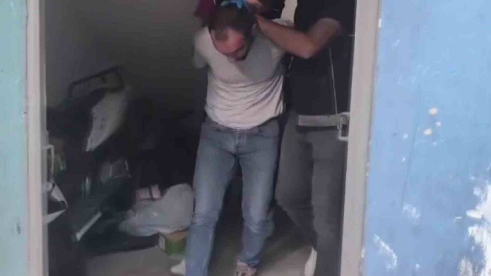 Evinde 472 kilo bonzai yapacak ham madde ele geçirilen şüpheli 