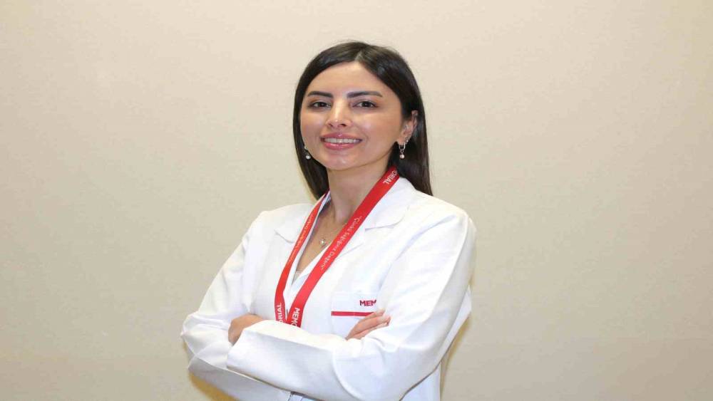 Sosyal medyada kişilerin kendi kendine 