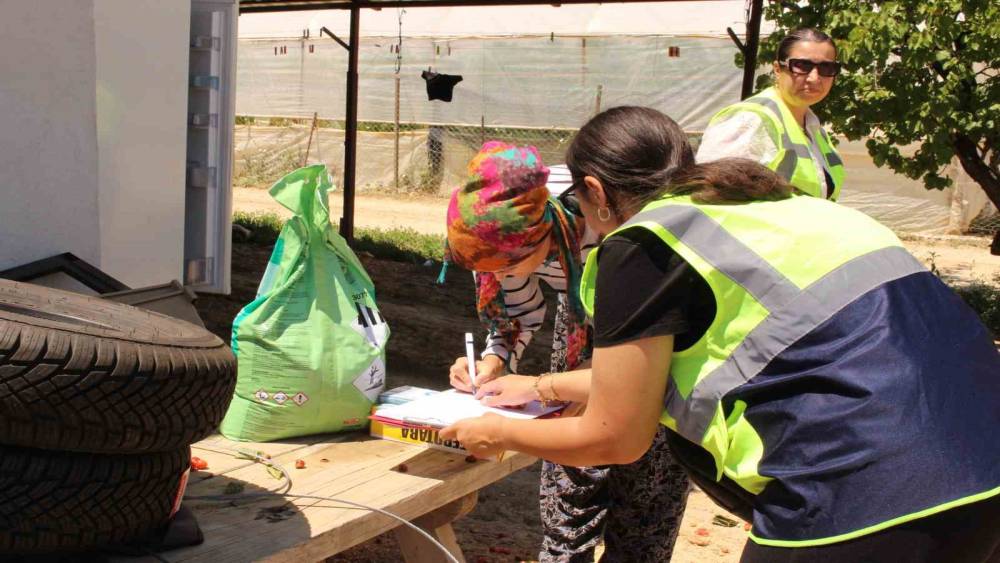 B&uuml;y&uuml;kşehir&rsquo;den Elmalı&rsquo;da aşırı yağıştan etkilenen &uuml;reticilere destek