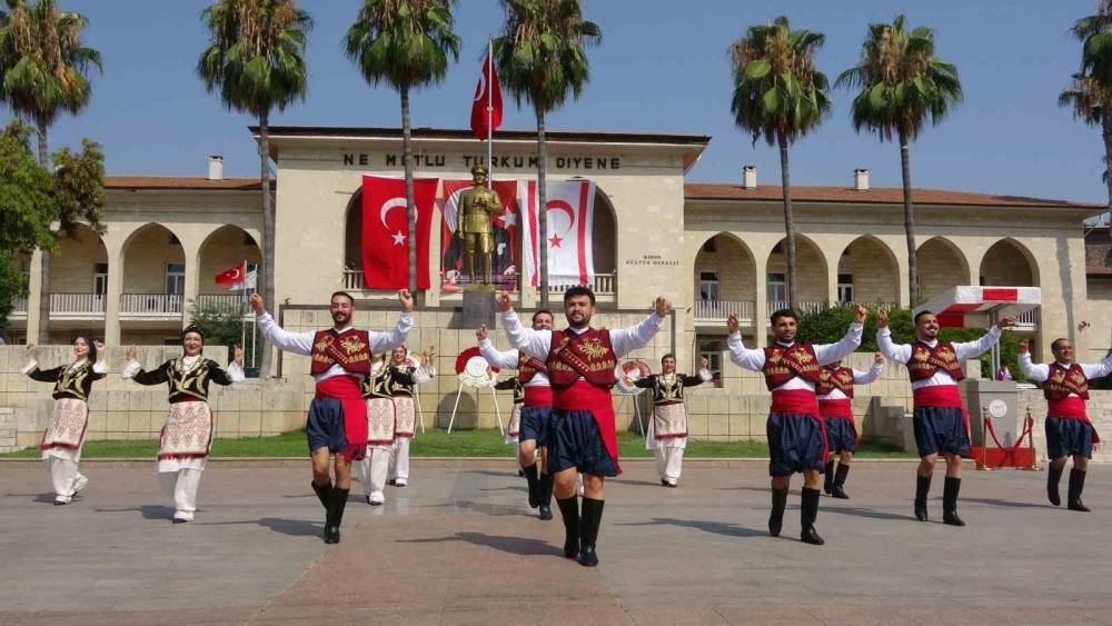 Mersin&rsquo;de Kıbrıs Barış Harekatının 52. yıl d&ouml;n&uuml;m&uuml; t&ouml;renle kutlandı