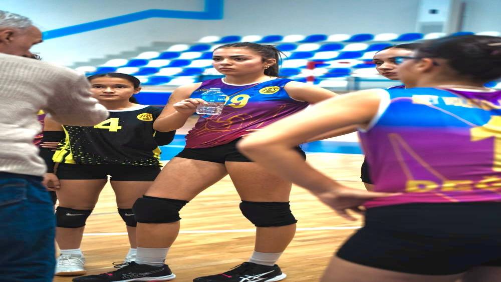 Manavgatlı genç voleybolcular Galatasaray’a transfer oldu