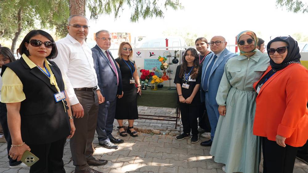 Erdemli’de 10 okulda bilim fuarı açıldı