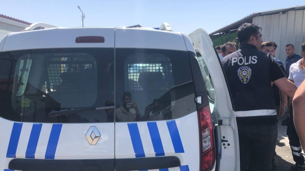 Konteyner kentte çıkan kavgada 1 kişi yaralandı, 3 şüpheli gözaltına alındı 