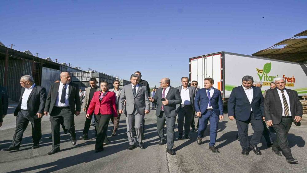 Antalya Toptancı Halleri’nin ilk 8 ayında yaklaşık 20 milyar TL işlem hacmine ulaşıldı