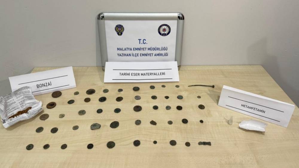 Takip edilerek durdurulan araçtan uyuşturucu ve tarihi eser çıktı 