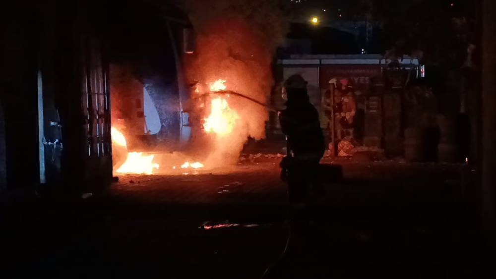 Kundaklama ve şüpheli düzenek paniği yaşandı